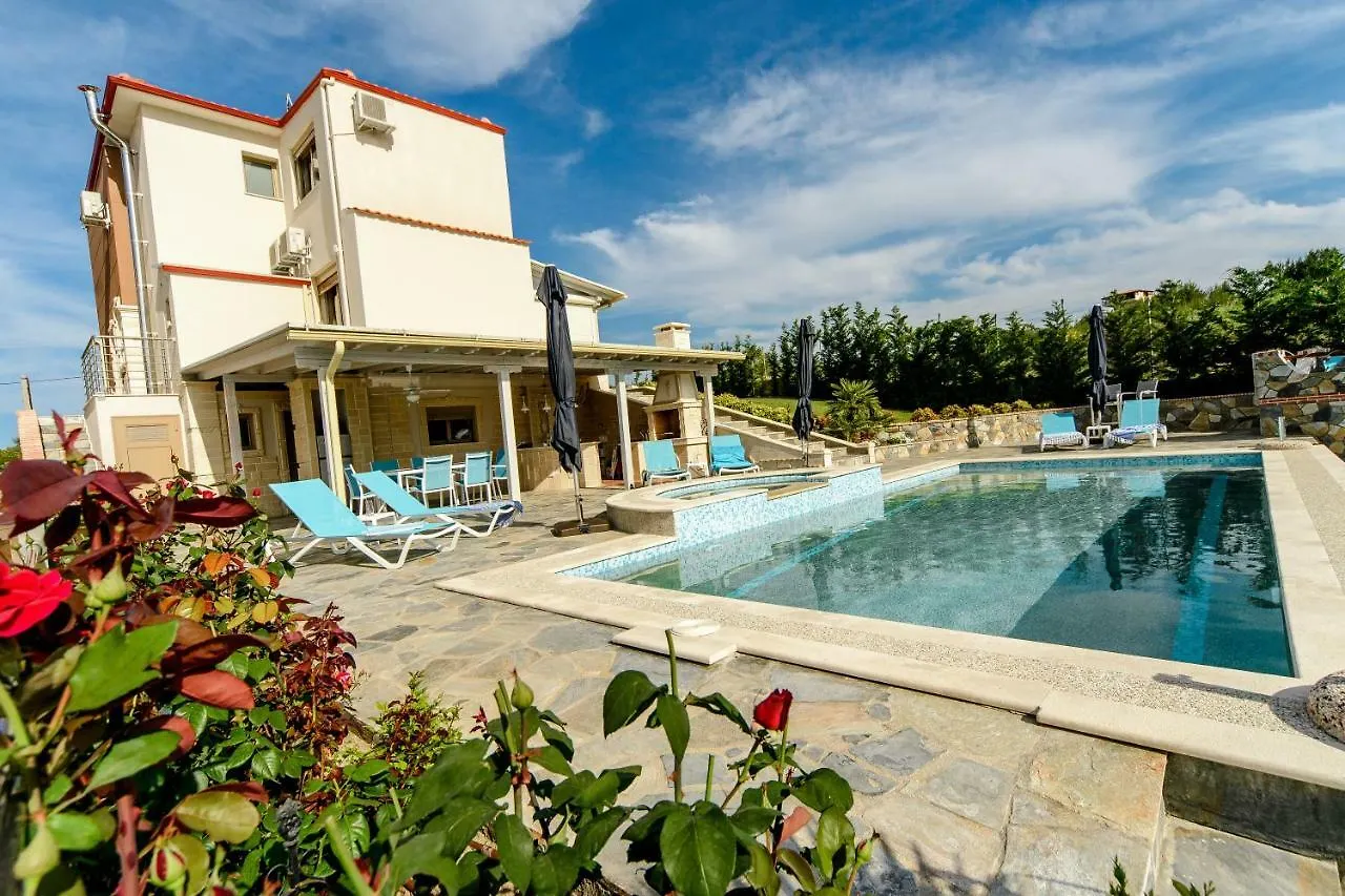 חניוטי Villa Alina