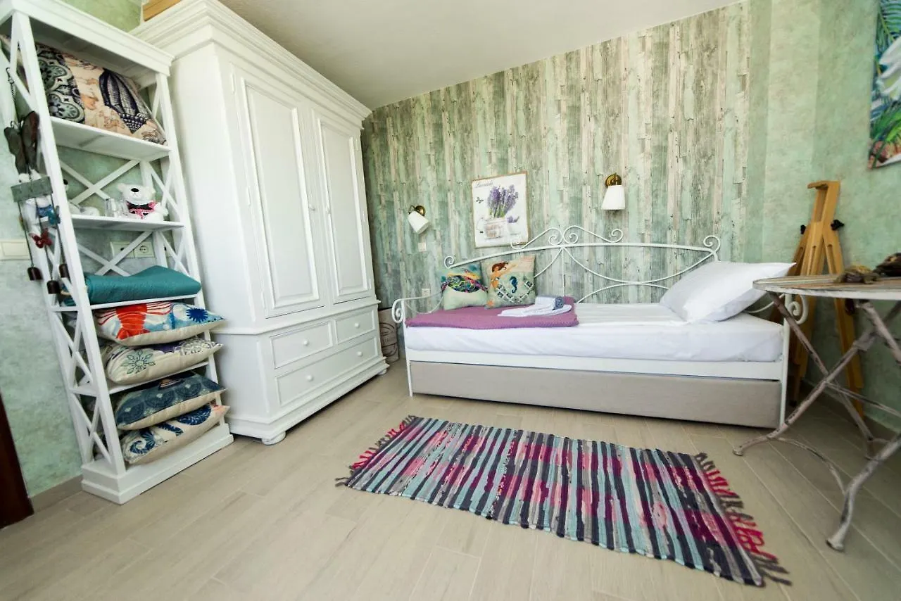 חניוטי Villa Alina