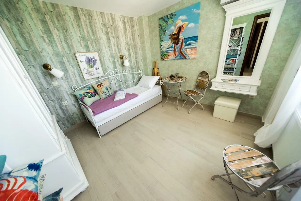 חניוטי Villa Alina 0*,