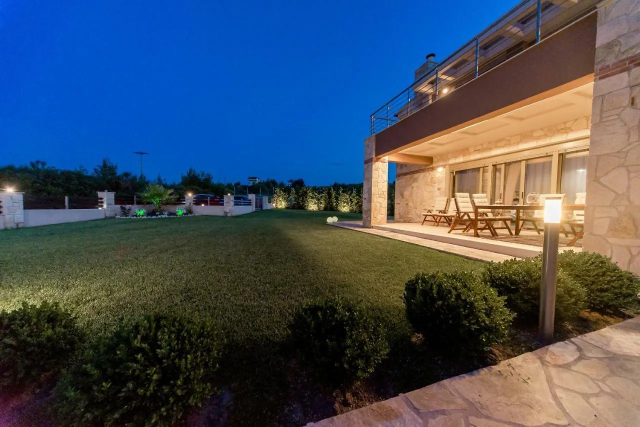 חניוטי Villa Alina